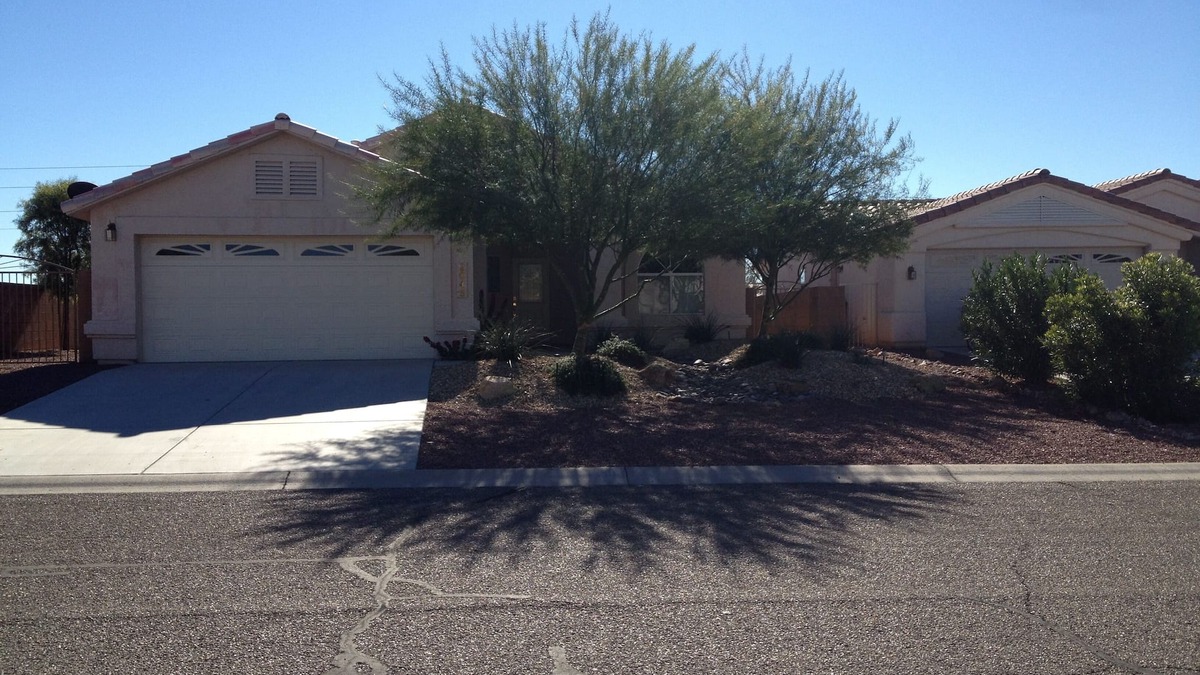 Fort Mohave House | Beautiful Home Near River in Desert Lakes Golf Course Area