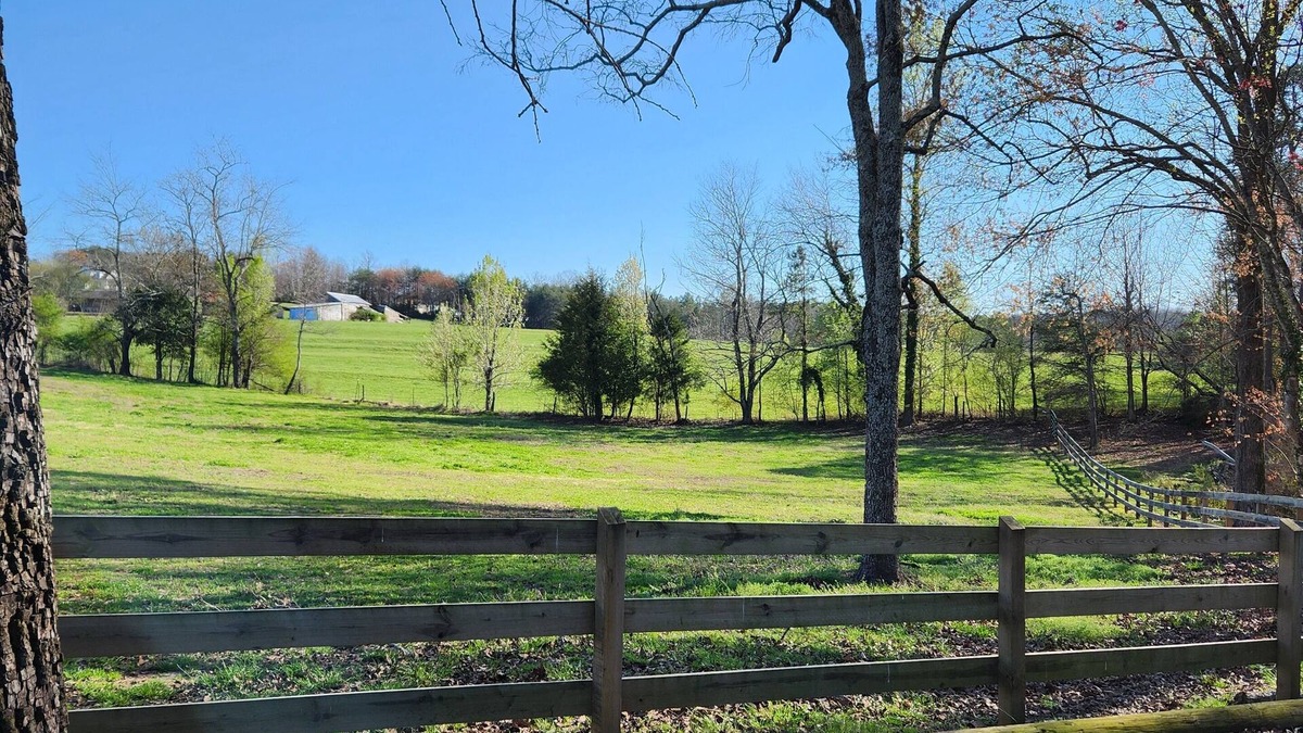Tryon House | Beautiful home on 5 acre gated horse farm 3.5 miles from Tryon Equestrian Center