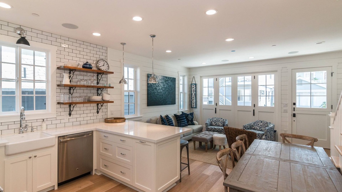 Avalon House | Beautiful Home On The Flats