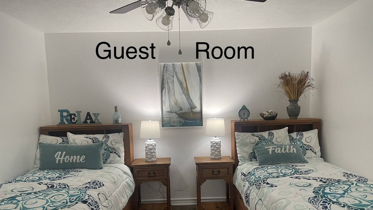 Texarkana House | Beautiful Home Sleeps 4 Completely Renovated Fully Furnished New Smart TV Wi-Fi