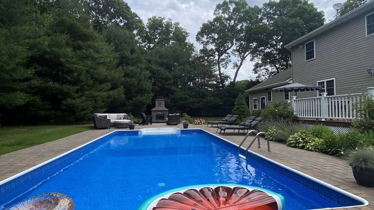 Center Moriches House | Beautiful home in Center Moriches- 10 miles from Westhampton Beach.