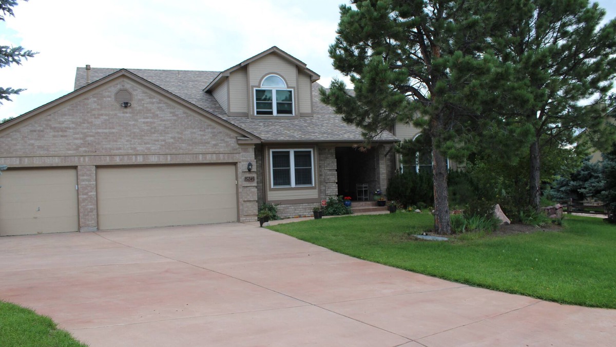 Gleneagle House | Beautiful Home 5 Miles to Air Force Academy Hot Tub and Sleeps 18