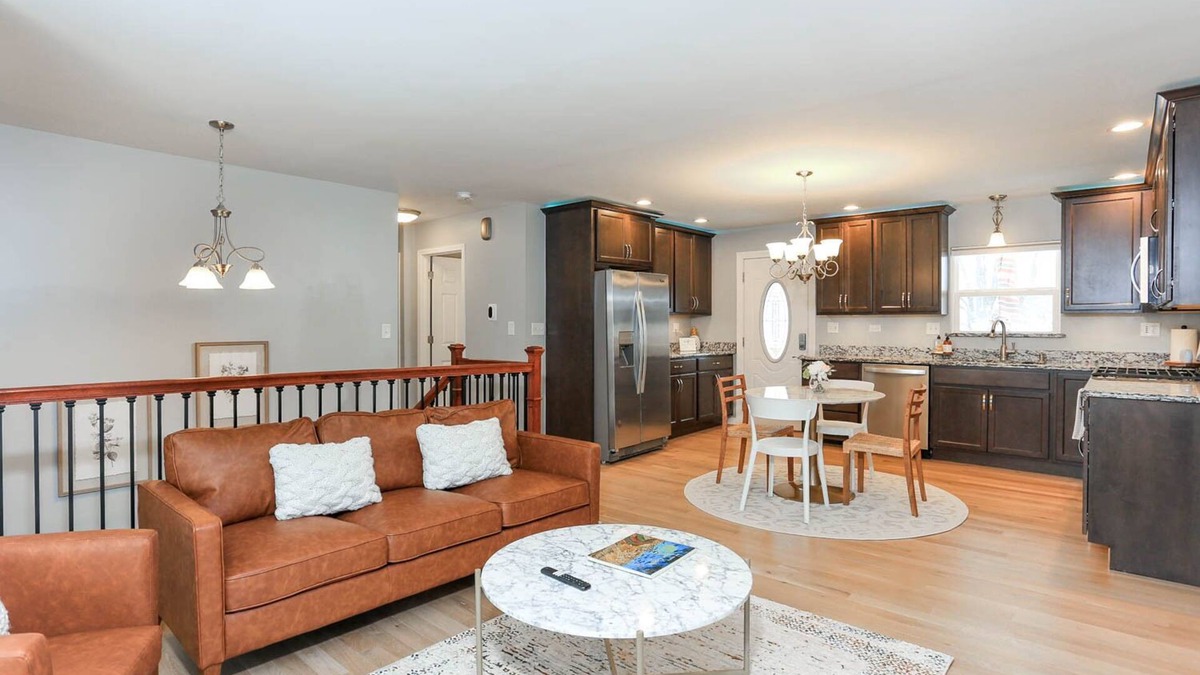 Romeoville House | Beautiful Home