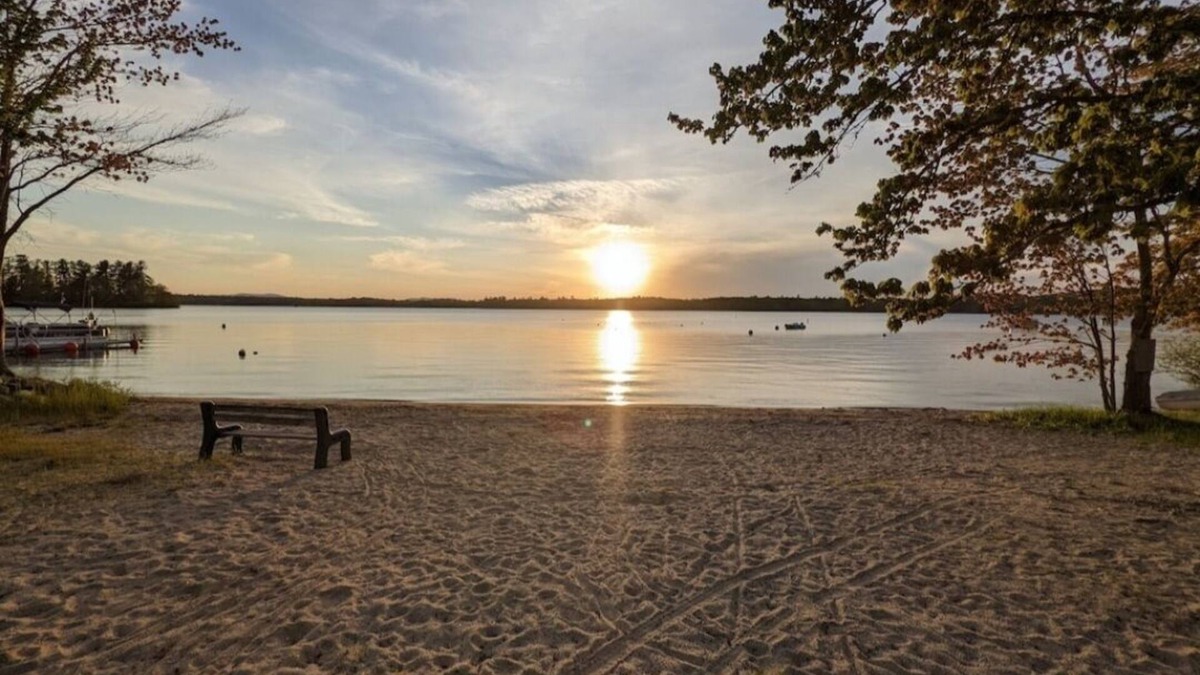 Raymond House | Beautiful home with 150ft sandy beach and private boat launch on Big Sebago!