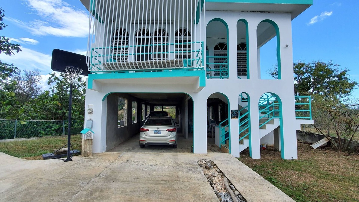 Barrero House | Beautiful home with 2 bedrooms 2 minutes from the beach.