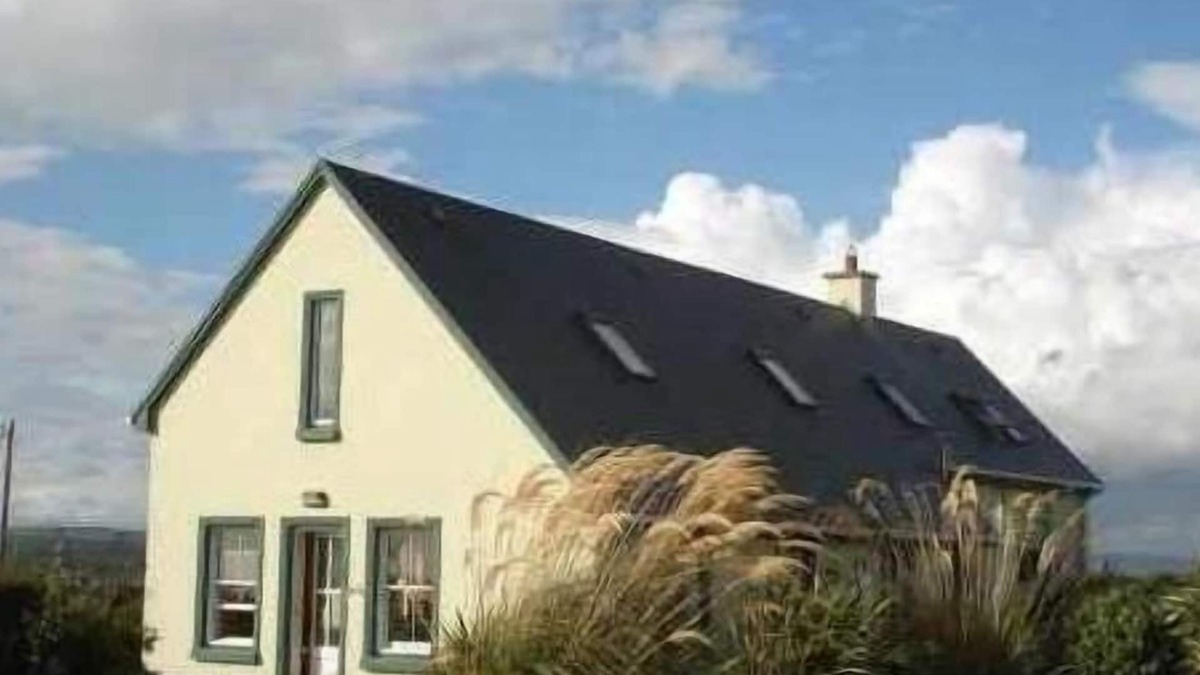 Lahinch House | Beautiful home with amazing sea views and sunsets. World class golf and beaches.