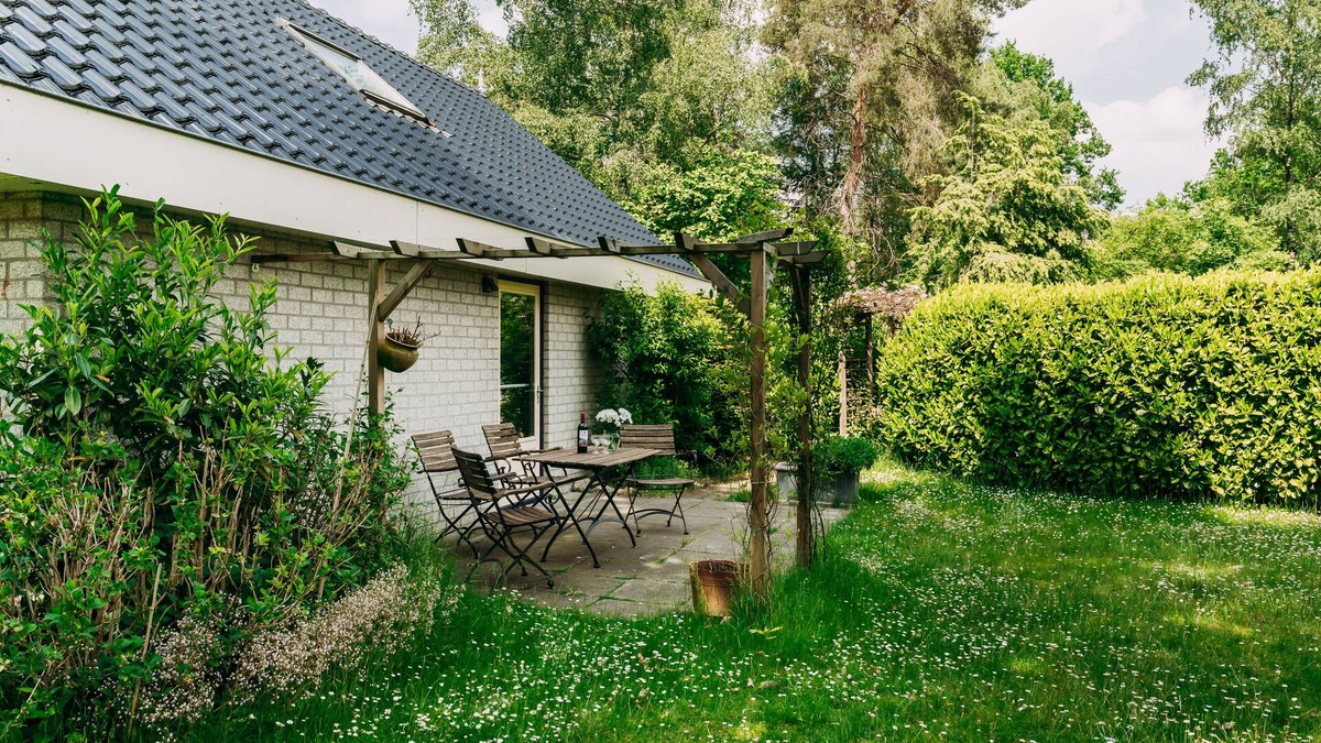Reutum House | Beautiful home with large garden in Twente