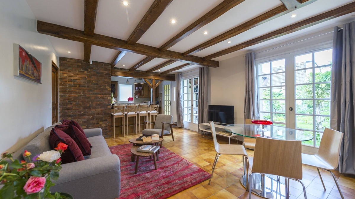 Vaires-sur-Marne House | Beautiful house with large garden near Paris and Disneyland