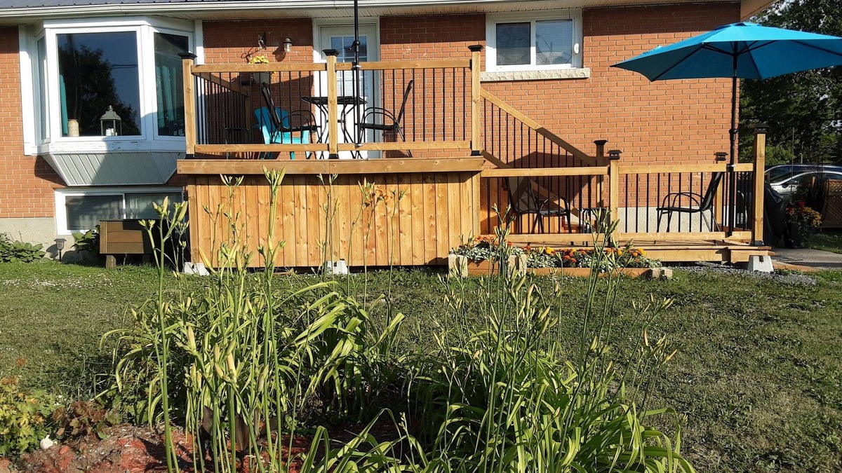 Kingston House | Beautiful House 10 Minutes driving to Queen's and Downtown Kingston