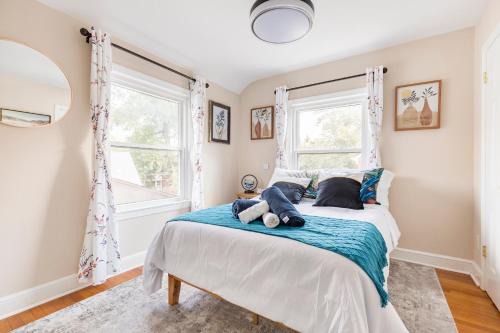 Arlington House | Beautiful House 9 Beds King Bed 3 Baths Family Friendly