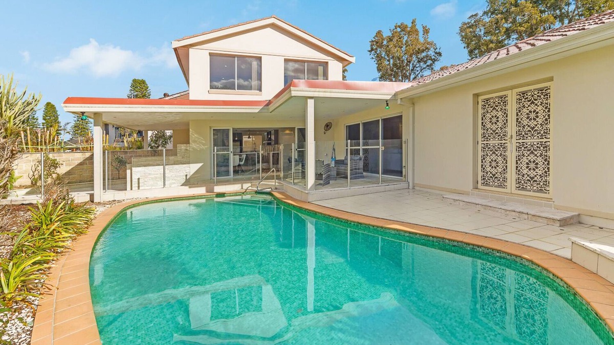 Sylvania House | Beautiful House in Sylvania Waters NSW Australia