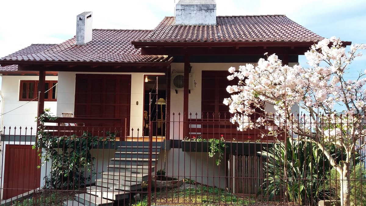Universitario House | BEAUTIFUL HOUSE FOR 08 PEOPLE IN BENTO GONÇALVES
