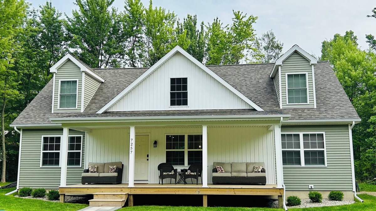 Miami Park House | Beautiful House/Close 2 Lake/Beachfront Access/Great for Families/Outdoor Space