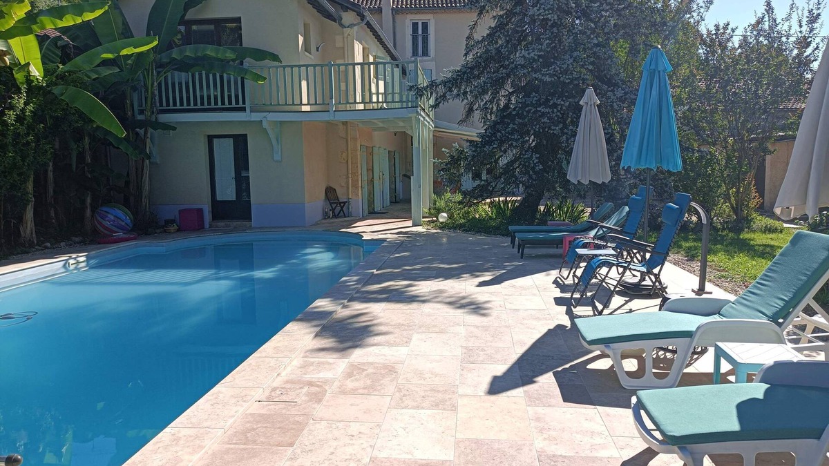 Vergt House | Beautiful house for 8 people, heated pool May to September, sauna, garden.