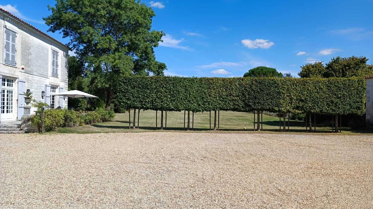 Bourg-Charente House | Beautiful house with swimming pool on the banks of the Charente river