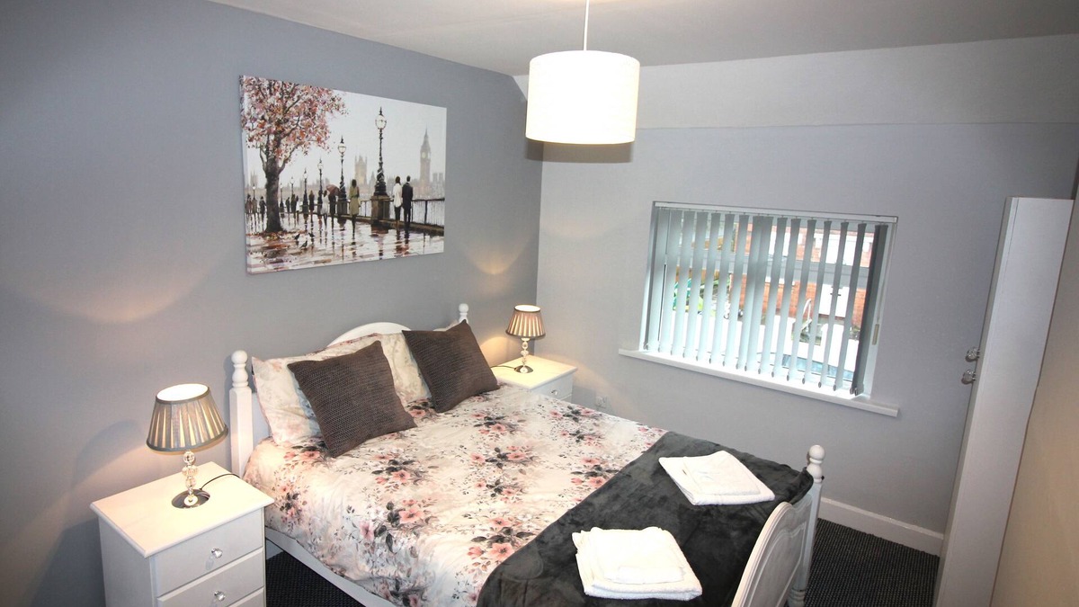 Belfast House | Beautiful House/Free parking 10min fromCity Centre.