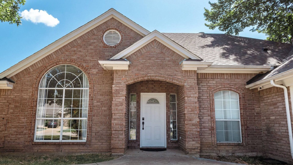 Keller House | Beautiful House! Grateful host who delights in ensuring you have a great stay!