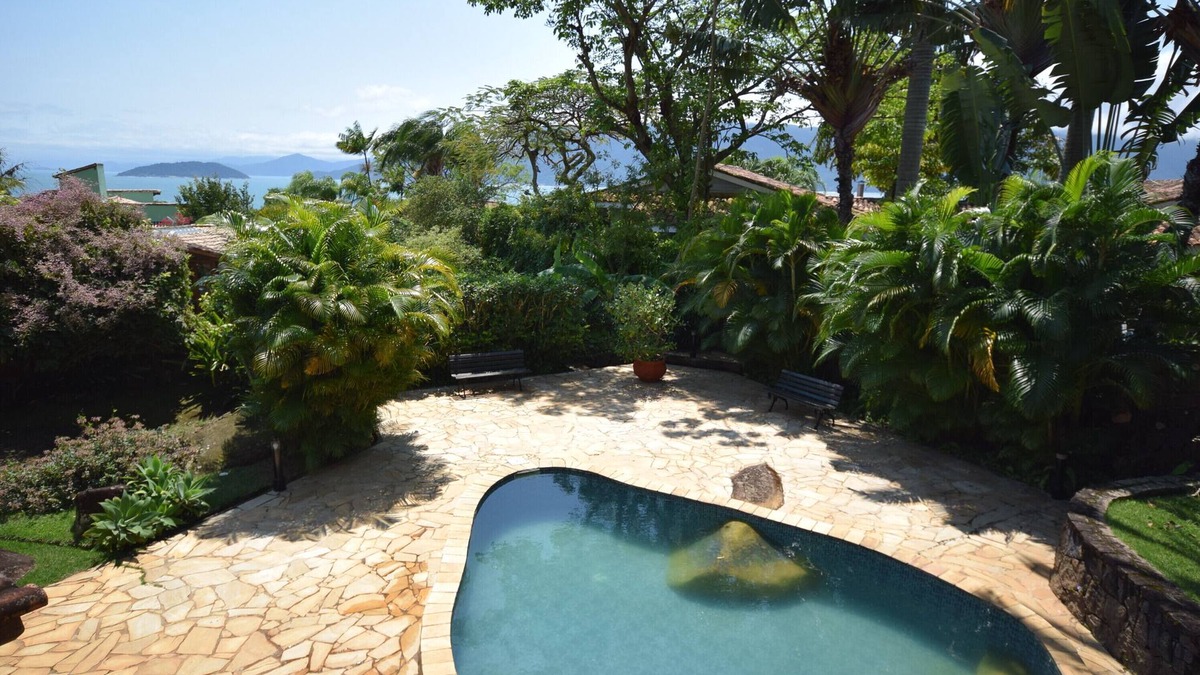 Sao Pedro House | Beautiful house in cond. Ponta da Sela