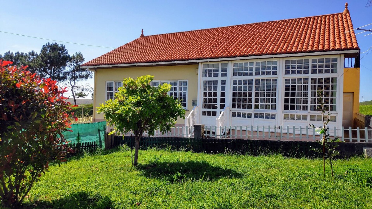 Vilarrube House | Beautiful house in front of Pantin beach