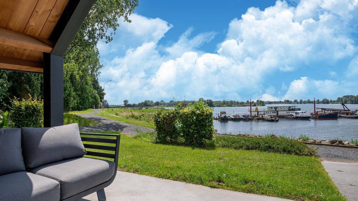 Kerkdriel House | Beautiful house in Kerkdriel on the waterfront