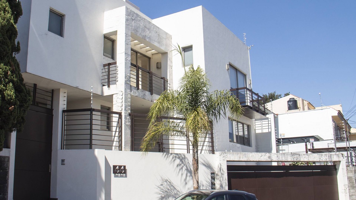 Bosques de las Lomas House | Beautiful House In A Residential Neighborhood/ Hermosa casa en zona residencial