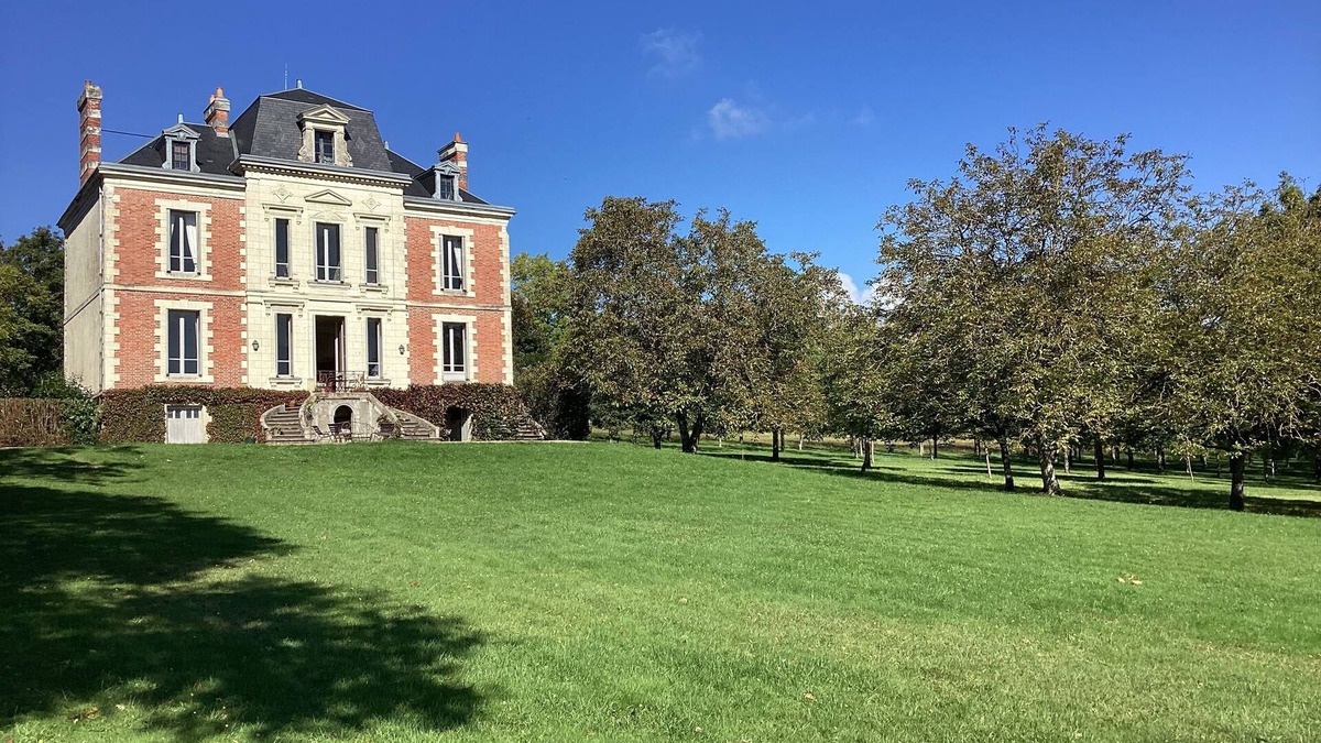 Chenu House | Beautiful house in the Loir valley, a real plus with the pool area.