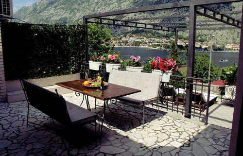 Skaljari Villa | Beautiful House Lara