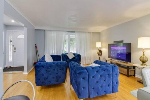 Woburn House | Beautiful house near Eglinton GO
