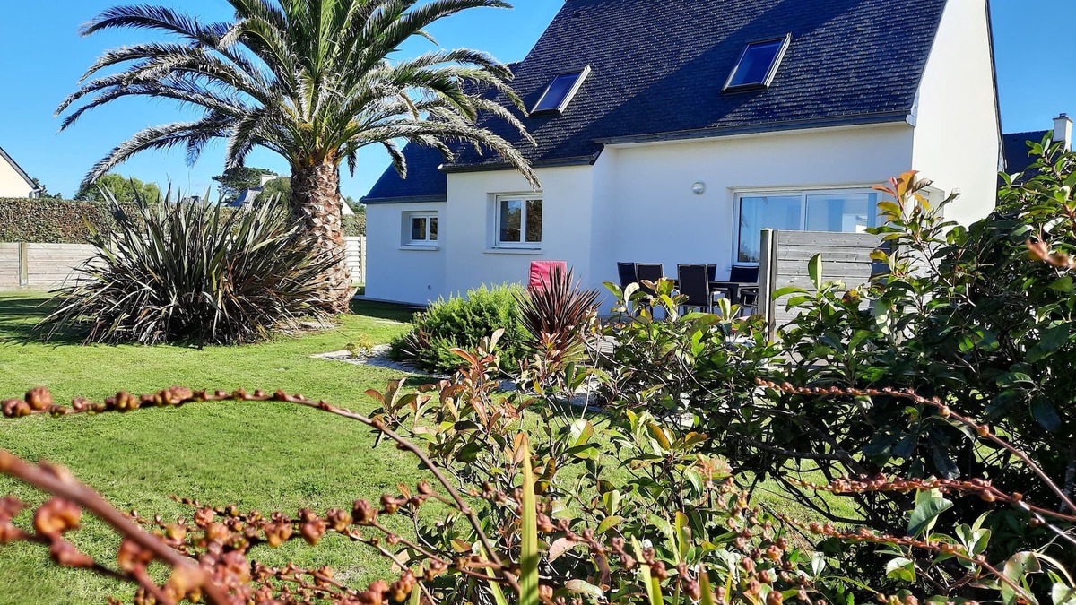 Landeda House | Beautiful house near the sea - view on the sea- in britanny