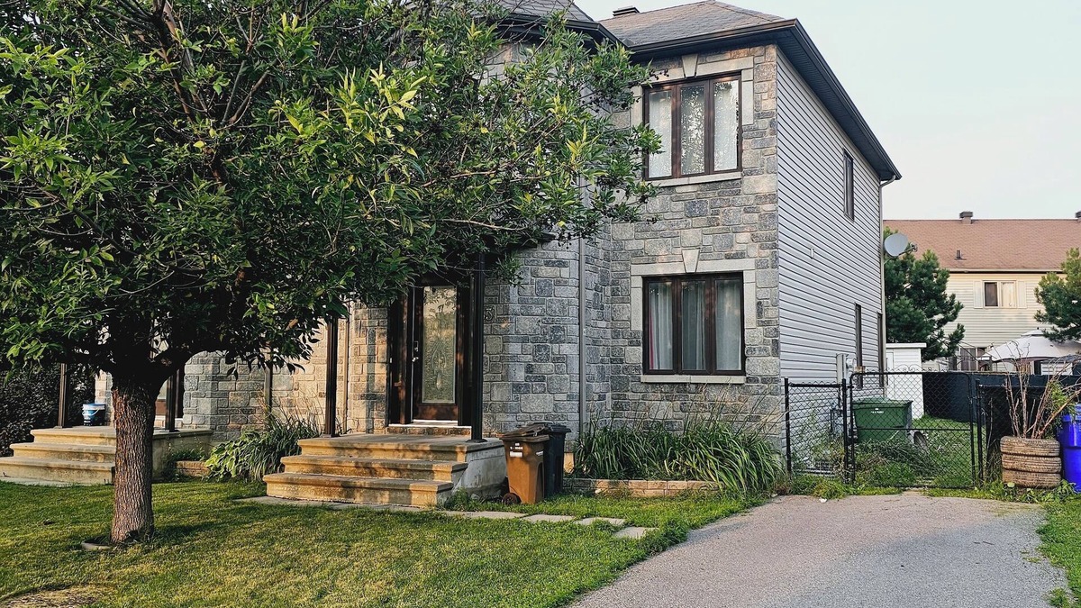 Plateau House | Beautiful house 🏠 of 5 bedroom + sofa bed, quiet and family neighborhood.