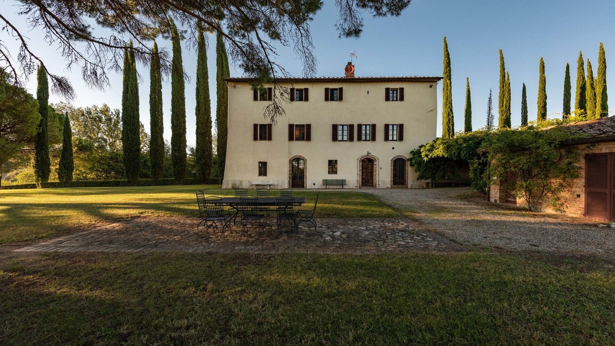 Siena House | Beautiful house on garden with shared pool just a few minutes Siena Tuscany