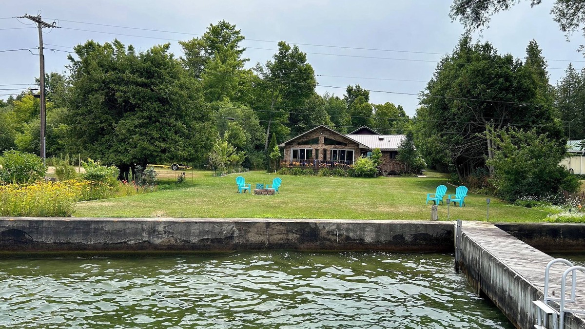 Brier Hill House | Beautiful House on St Lawrence River