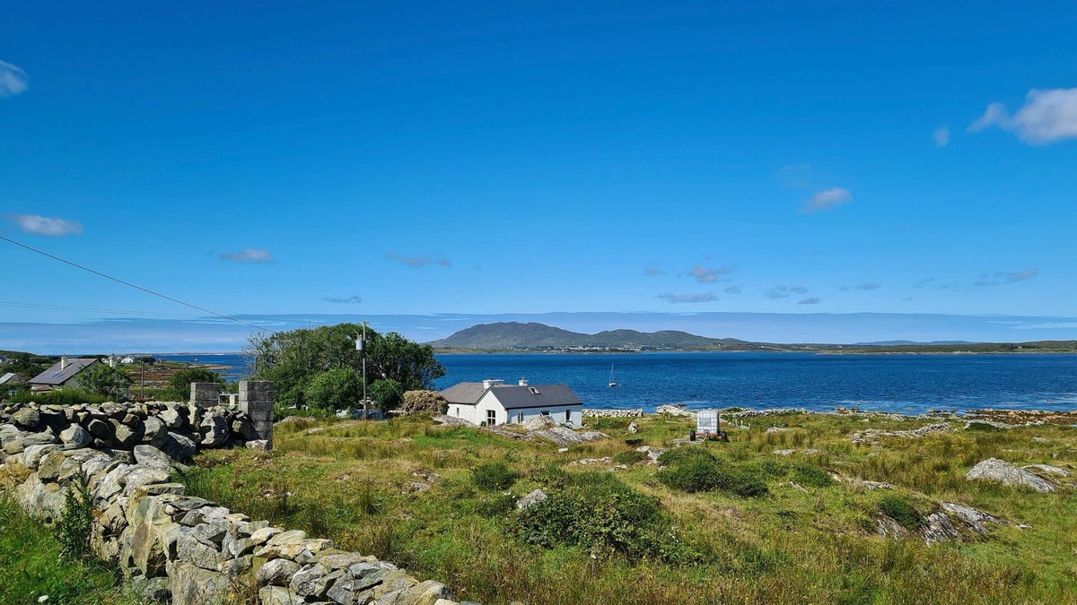 Connemara House | Beautiful house with stunning views of the sea and mountains