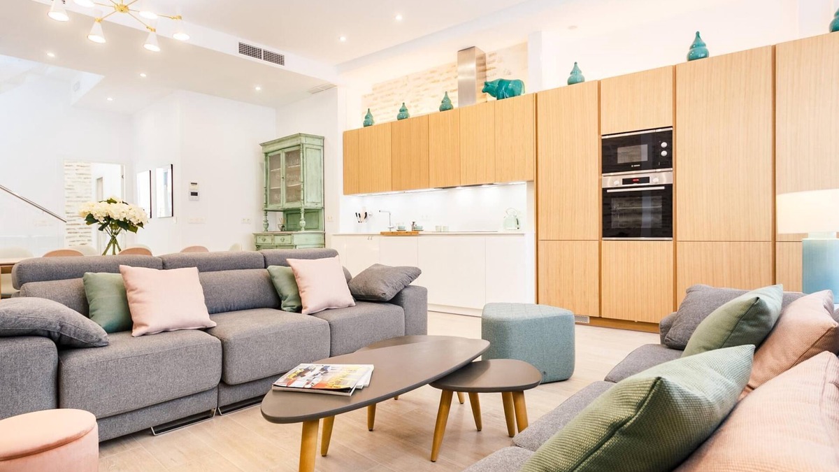 El Arenal Villa | Beautiful house with 6 bedrooms, 7 bathrooms and 2 terraces
