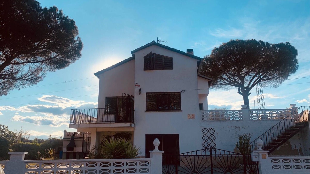 Mas Altaba House | Beautiful house with pool in quiet, green surroundings