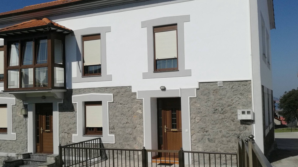 Pedrena House | Beautiful house with garden in the bay of Santander