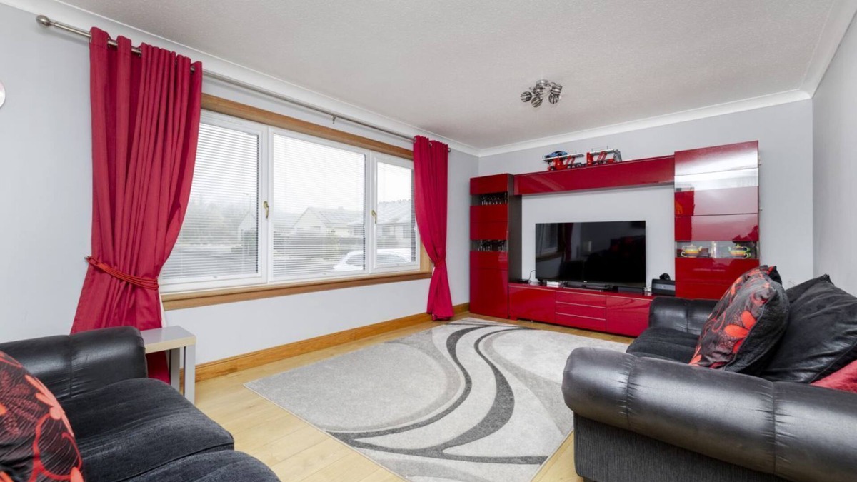Pitlochry Apartment | Beautiful House with Garden in Pitlochry