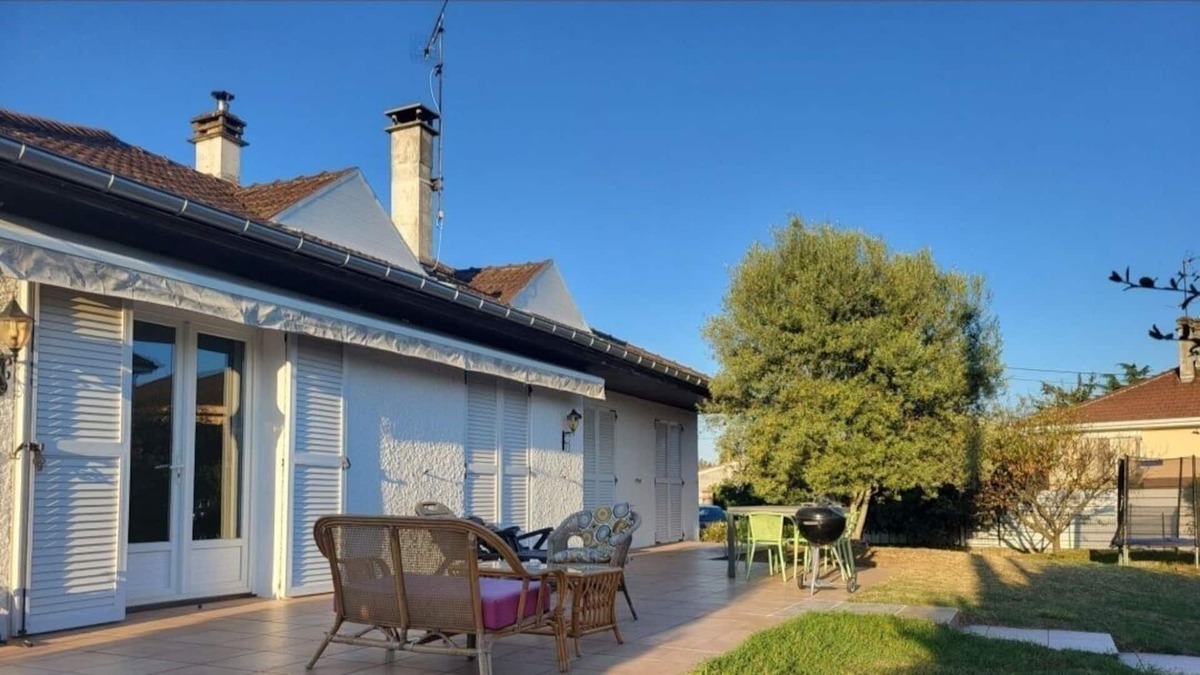 Meyzieu Nord Ouest House | Beautiful house with pool