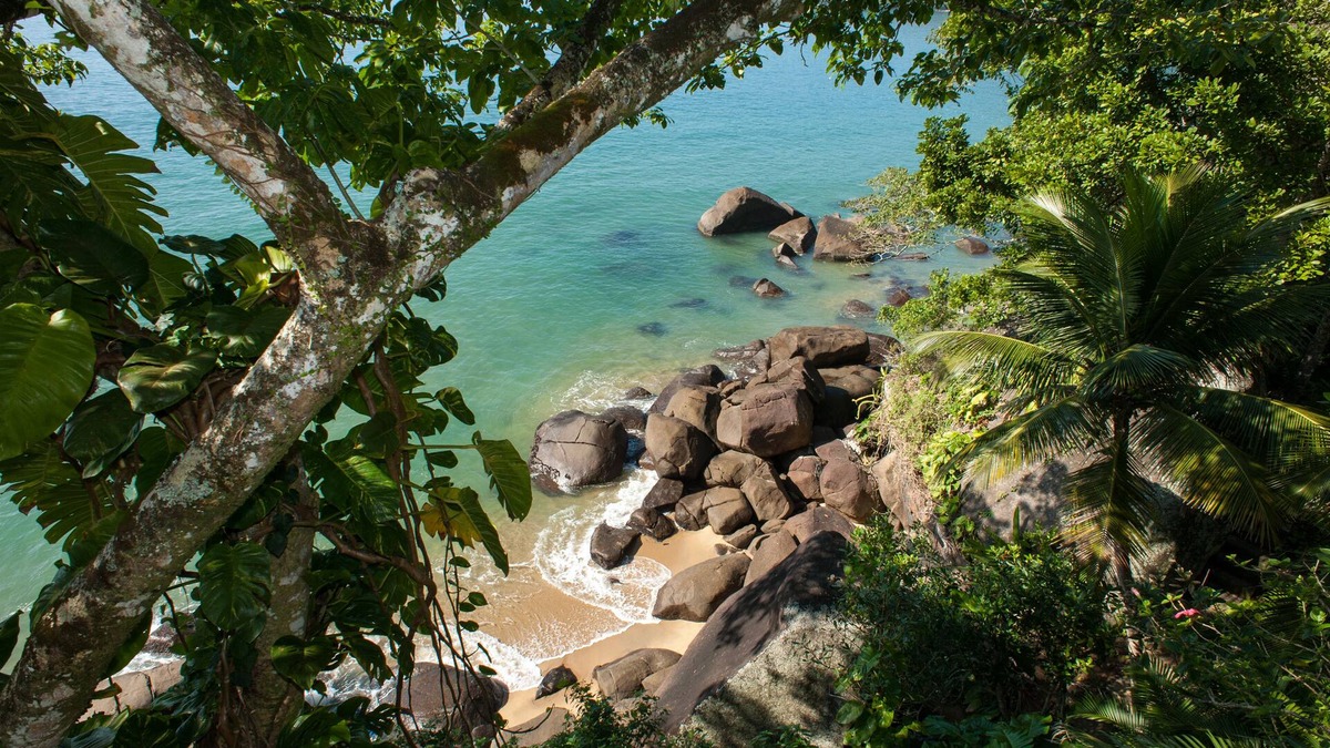 Praia da Fortaleza House | Beautiful house with PRIVATE BEACH in one of the most beautiful regions of Ubatuba.