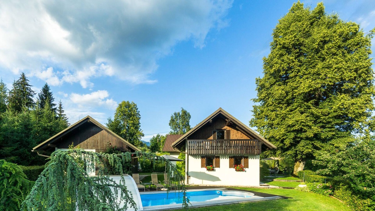 Cerklje na Gorenjskem House | Beautiful house with swimming pool in nature, Pr Matažič