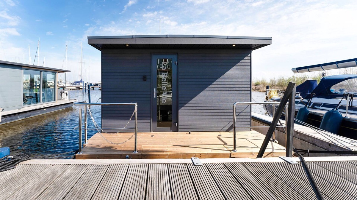 Volendam Boat Rental | Beautiful houseboat in Marina of Volendam