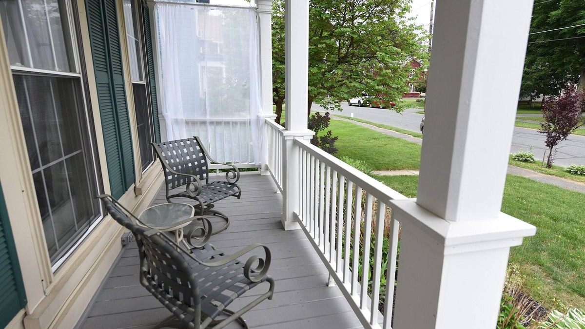 Greenfield Apartment | Beautiful impeccably clean in town executive apt. Special weekly & monthly rates