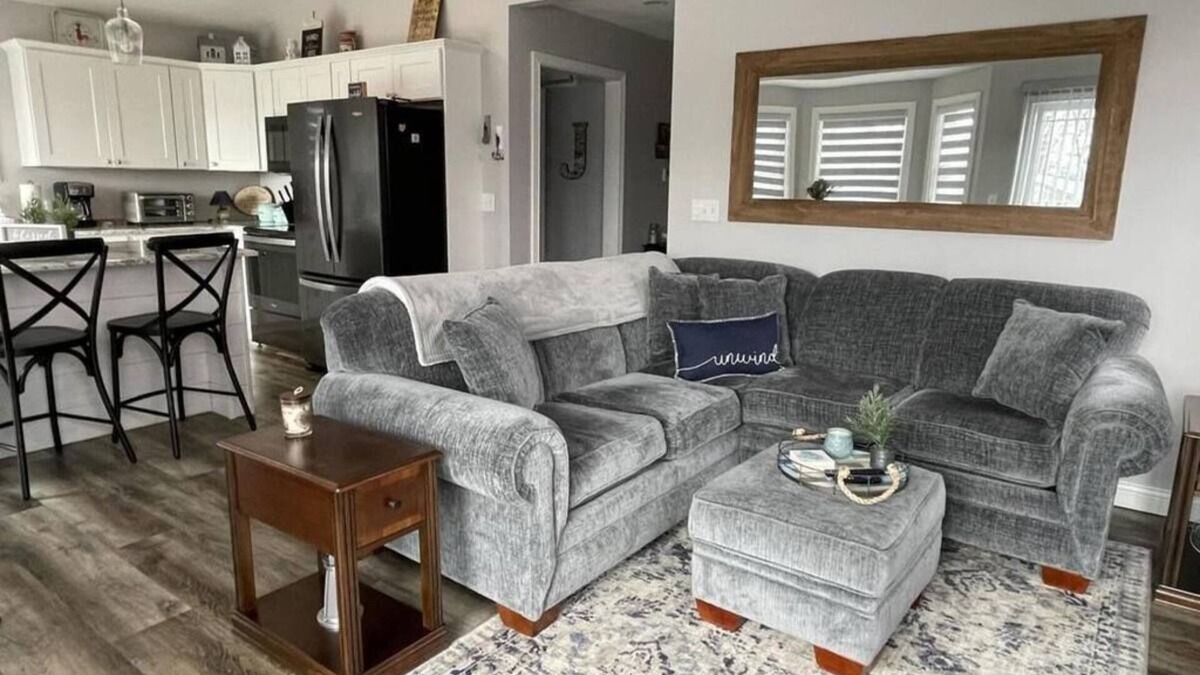 Lakeview Apartment | Beautiful Indian Lake Getaway!
