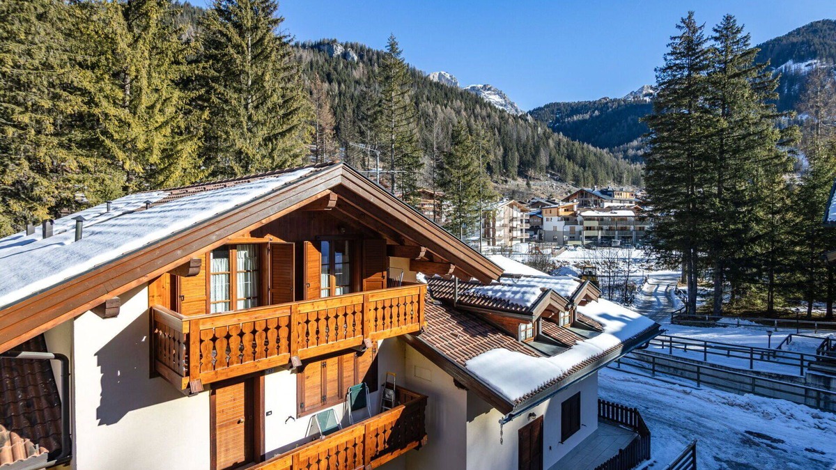 Campitello di Fassa Apartment | Beautiful apartment for 6 people with TV and balcony