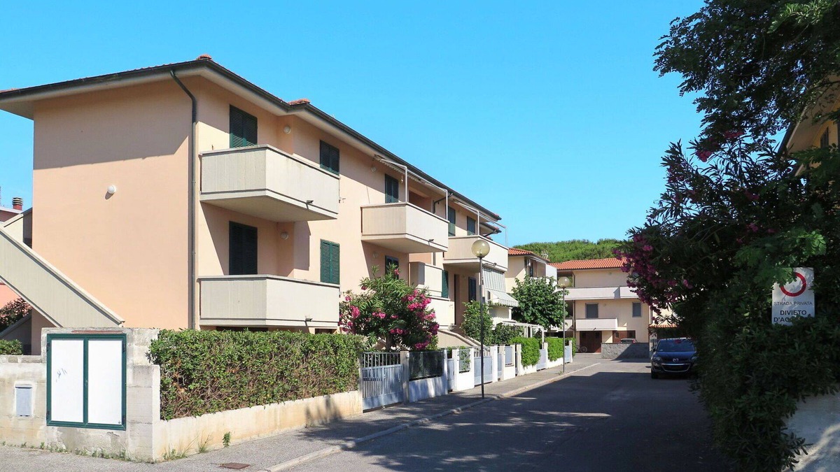 Mazzanta Apartment | Beautiful apartment for 5 people with TV, balcony and parking