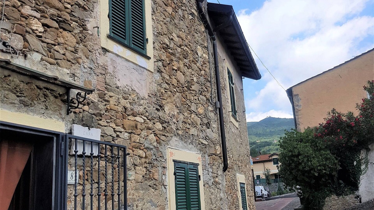 Villanova d'Albenga House | Beautiful stone house near Garlenda, 10 minutes from the sea