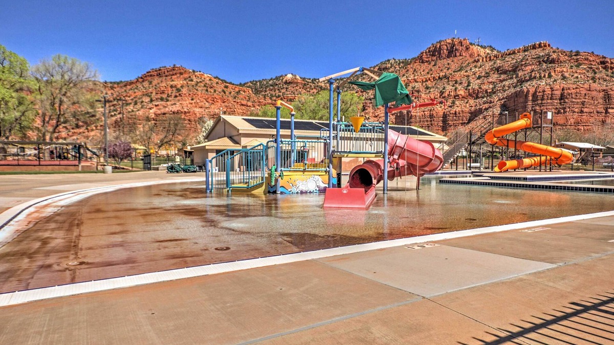 Kanab Cottage | Beautiful Kanab Home w/Yard - Walk to Restaurants