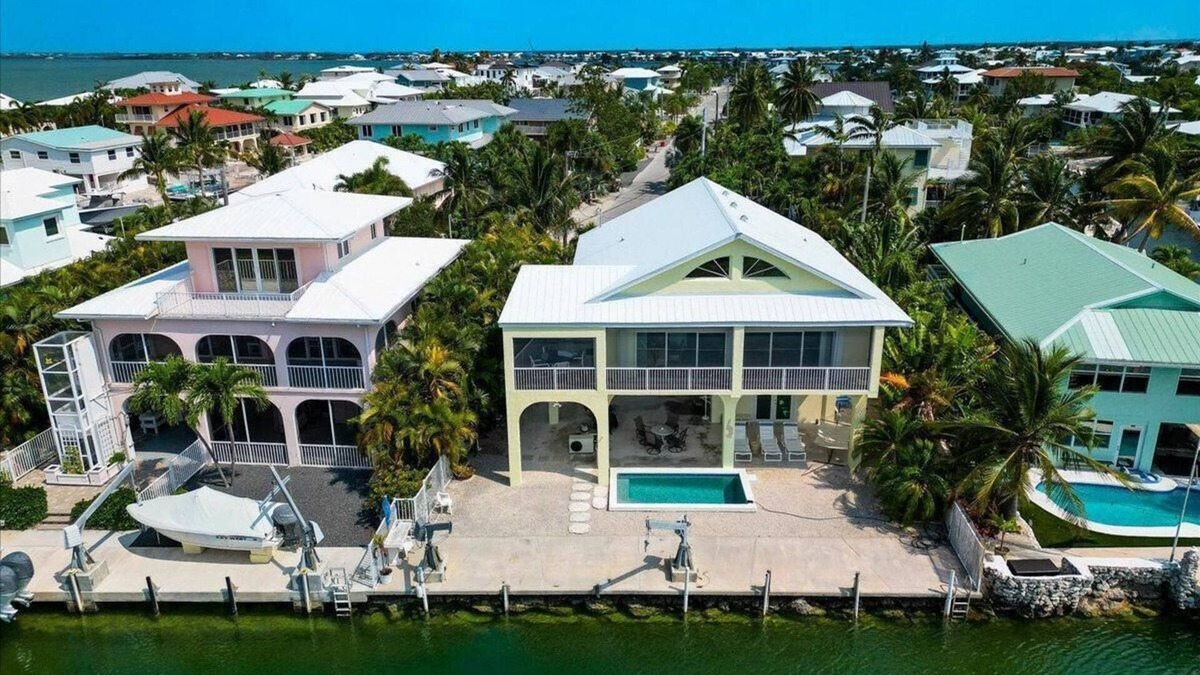 Summerland Key House | Beautiful Lagoon view on canal pool home Summerland