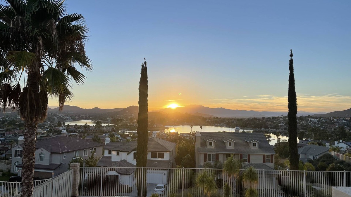 Lake Elsinore House | Beautiful lake and mtn views and close to Temecula wineries.