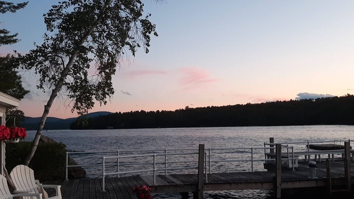 Wolfeboro Cottage | Beautiful Lake Front Cottage on Winter Harbor